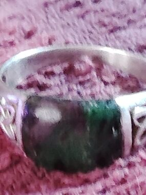 MEN'S -RUBY ZOLSITE CELTIC STERLING SILVER RING. SIZE 9